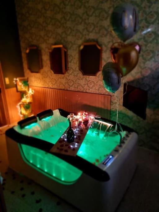 Royal Room Jacuzzi Haut De Gamme Centre Ville 뮐루즈 외부 사진
