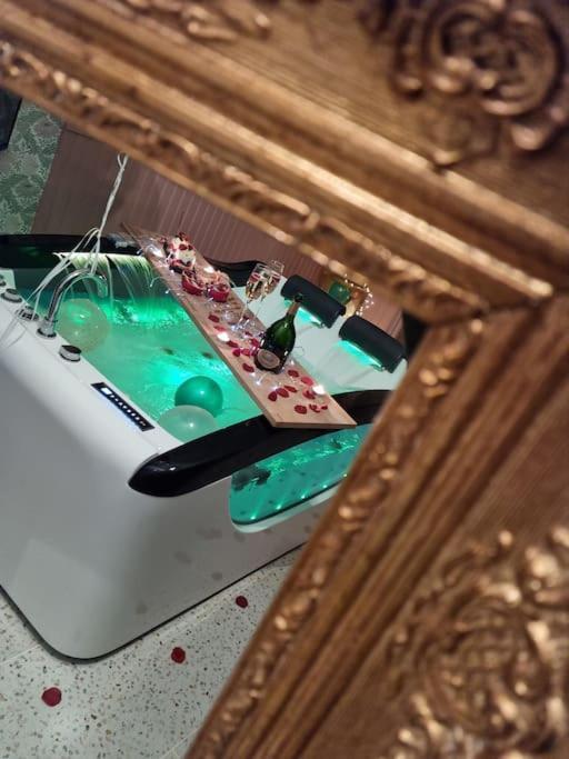 Royal Room Jacuzzi Haut De Gamme Centre Ville 뮐루즈 외부 사진