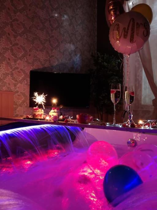 Royal Room Jacuzzi Haut De Gamme Centre Ville 뮐루즈 외부 사진